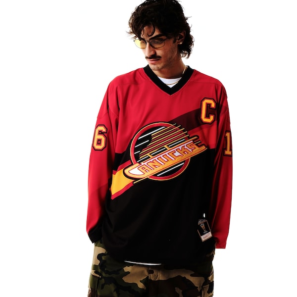 Mens Mitchell Ness Trevor Linden 1995/96